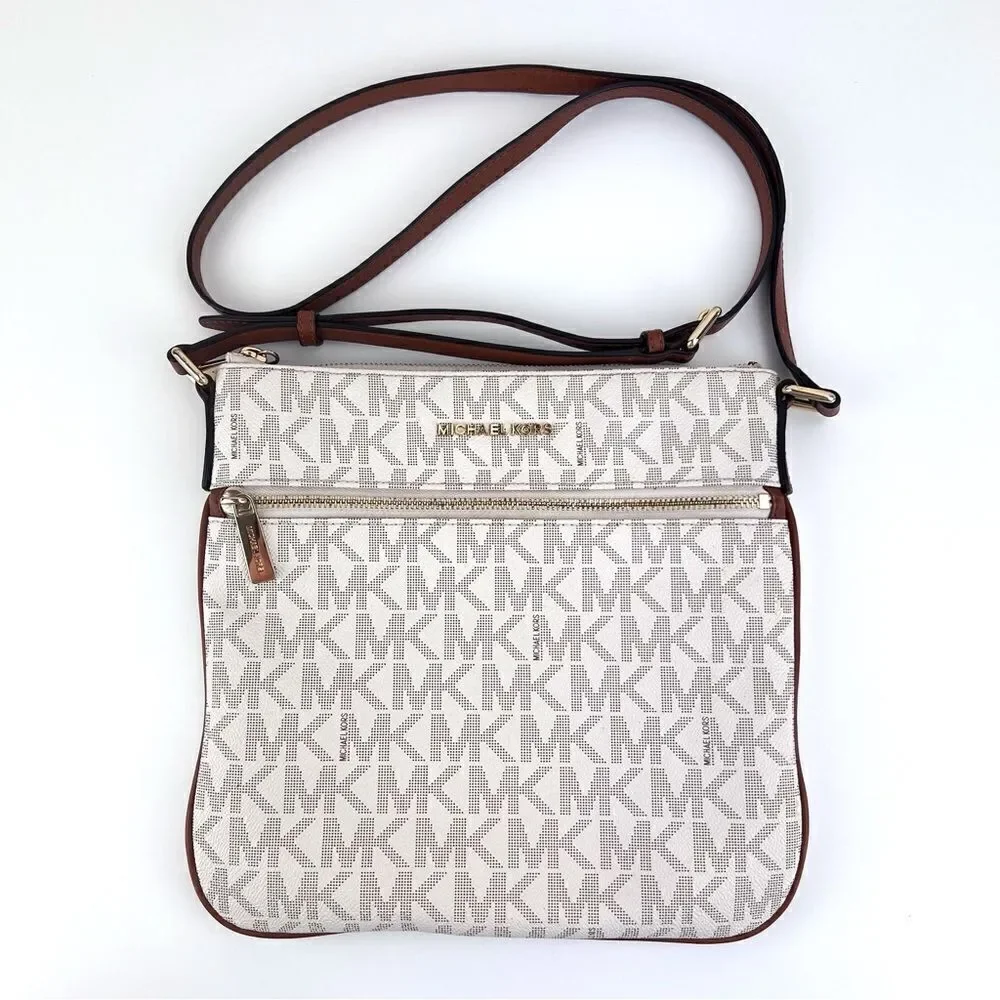 Michael Kors Bedford Signature Flat Crossbody - Vanilla